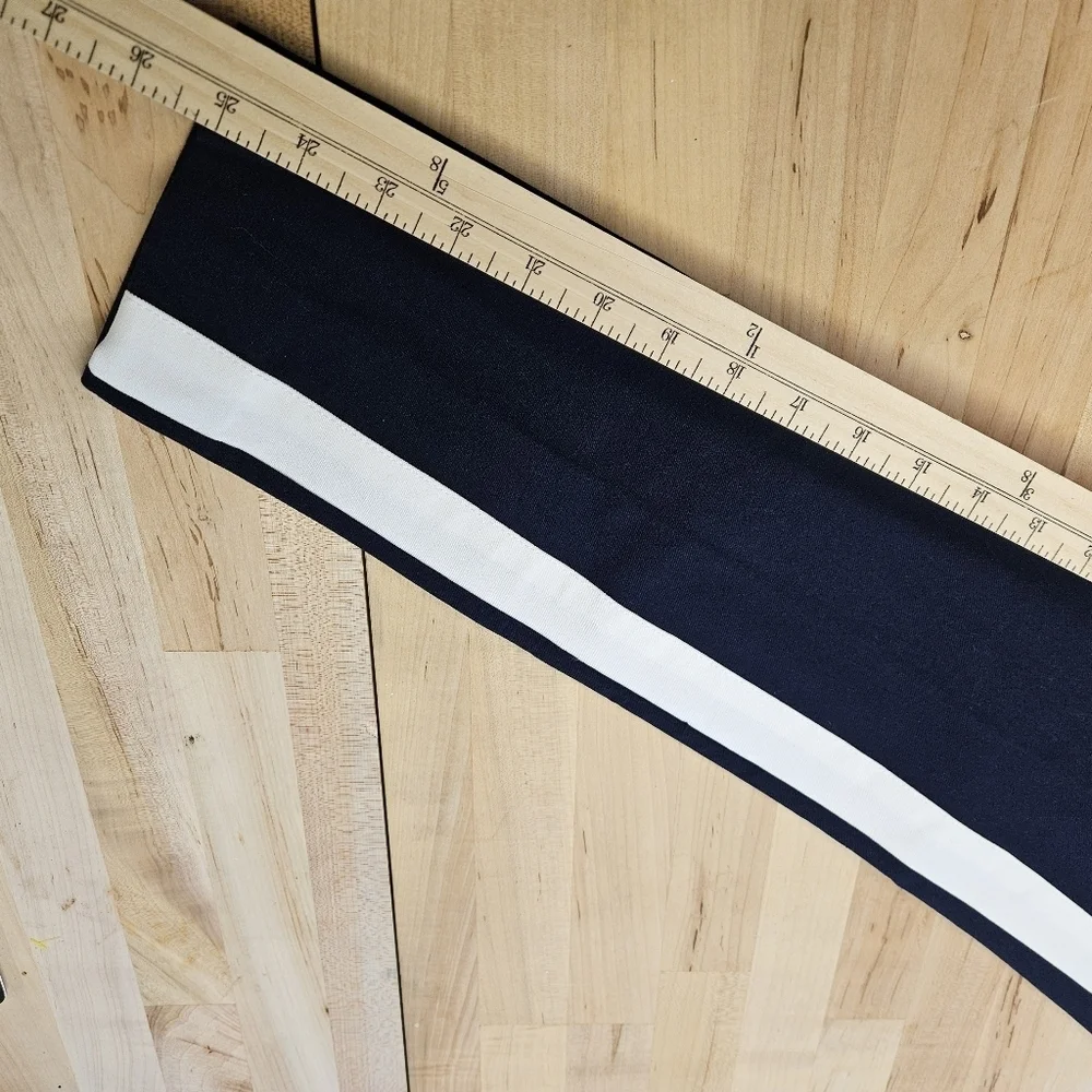 Banana Republic Sloan Navy Blue With White Stripe Size 2P Petite. Ankle Pants